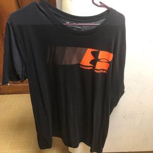 Under Armour T-shirt
